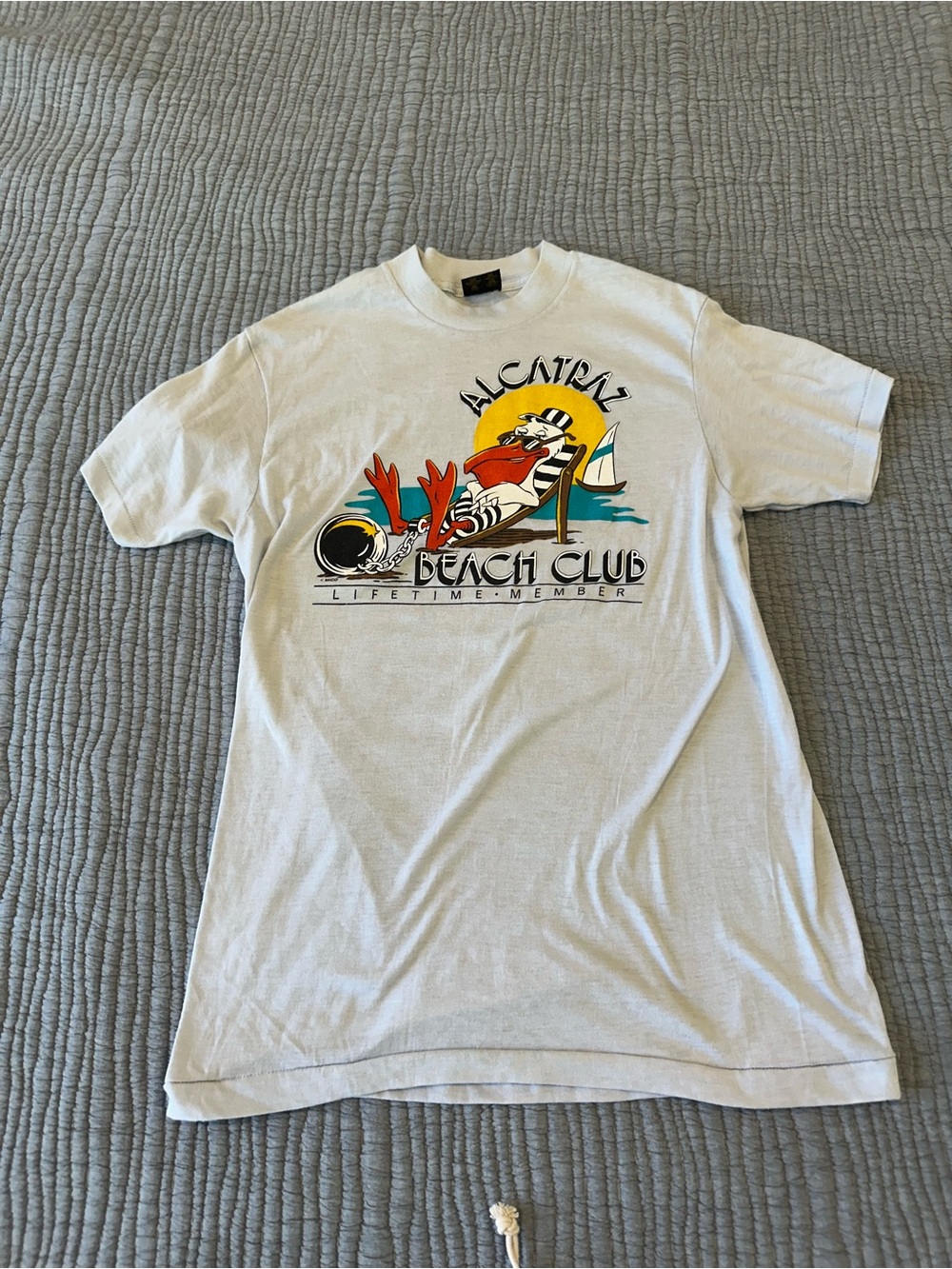 Vintage 90’s Alcatraz Beach Club White Graphic T-Shirt Extra Small